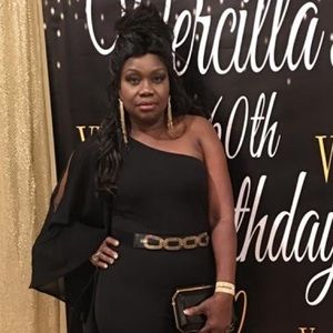 Meet your Posher, Lucy